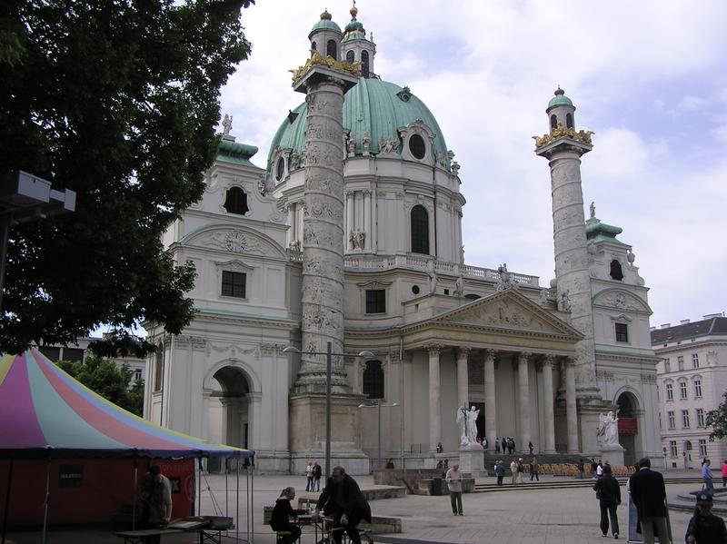 Karlkirche a Karlsplatz