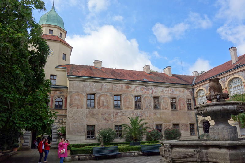 Častolovice nádvoří