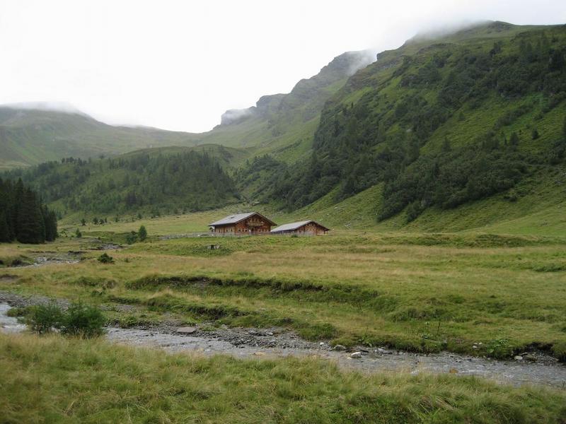 Chaty v údolí